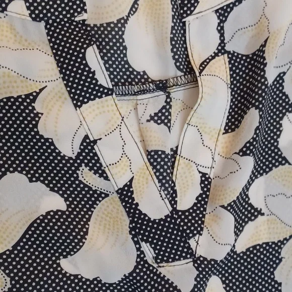 Cato Floral V-Neck Hi-low Blouse - Picture 4 of 9